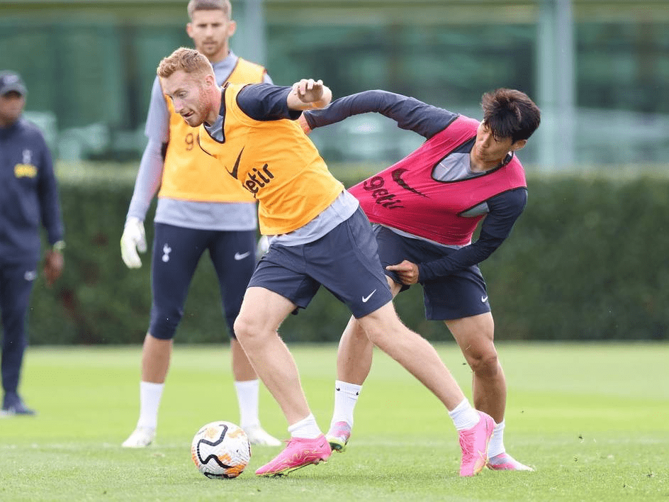 兰杜奇：上半场我们没拉开阵型宽度，踢得有点像一群小鸡（兰杜奇：上半场阵型宽度没撑开，踢得有些像一窝小鸡）