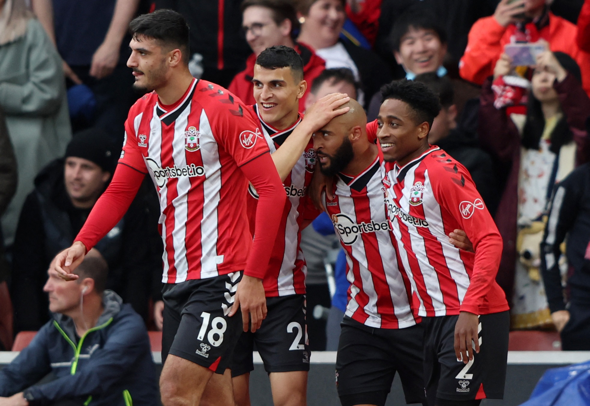 意杯国米5-1威尼斯晋级，小图拉姆双响，皮奥、博尼轰世界波（意大利杯：国米5-1大胜威尼斯晋级，小图拉姆梅开二度，皮奥与博尼轰出世界波）