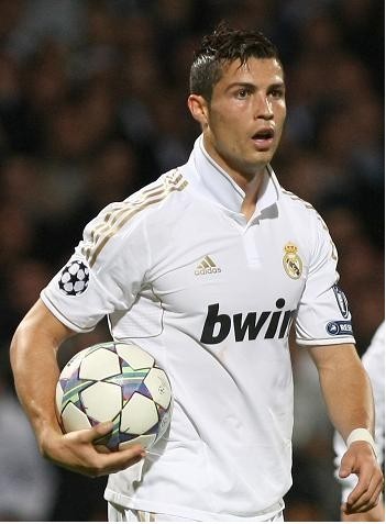 5场零封，秦子牛：自己发挥得还不错，主要是团队踢得非常好（五场零封！秦子牛：我发挥尚可，关键在团队出色）