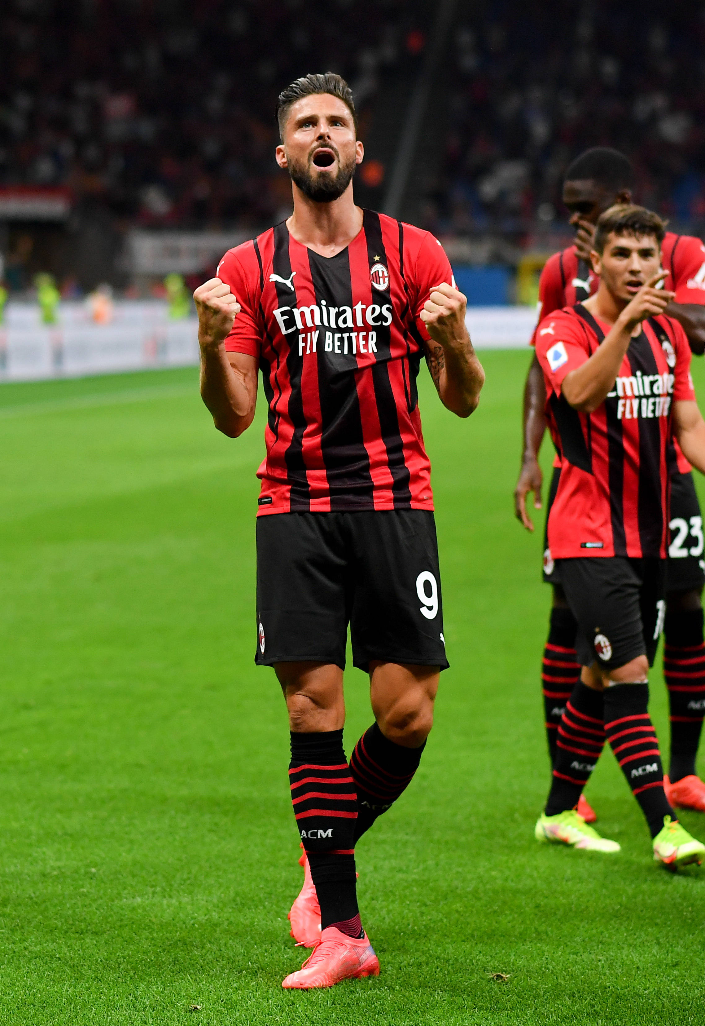 欧冠积分榜分析：小组晋级形势紧张,