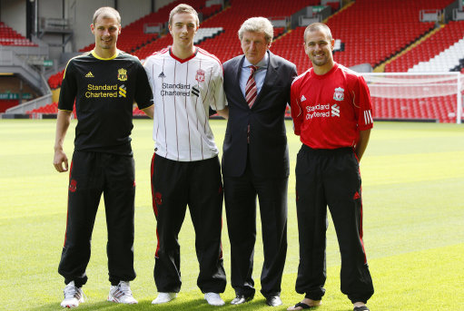 宝刀不老，齐达内在宇宙联赛中进球还送出一脚潇洒助攻（齐达内风采依旧，宇宙联赛破门并奉上潇洒助攻）