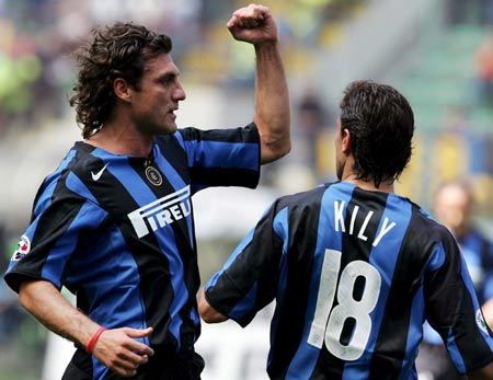 逆天倒勾！40岁C罗一飞冲天：队友对手都看傻了 梦回7年前那一晚