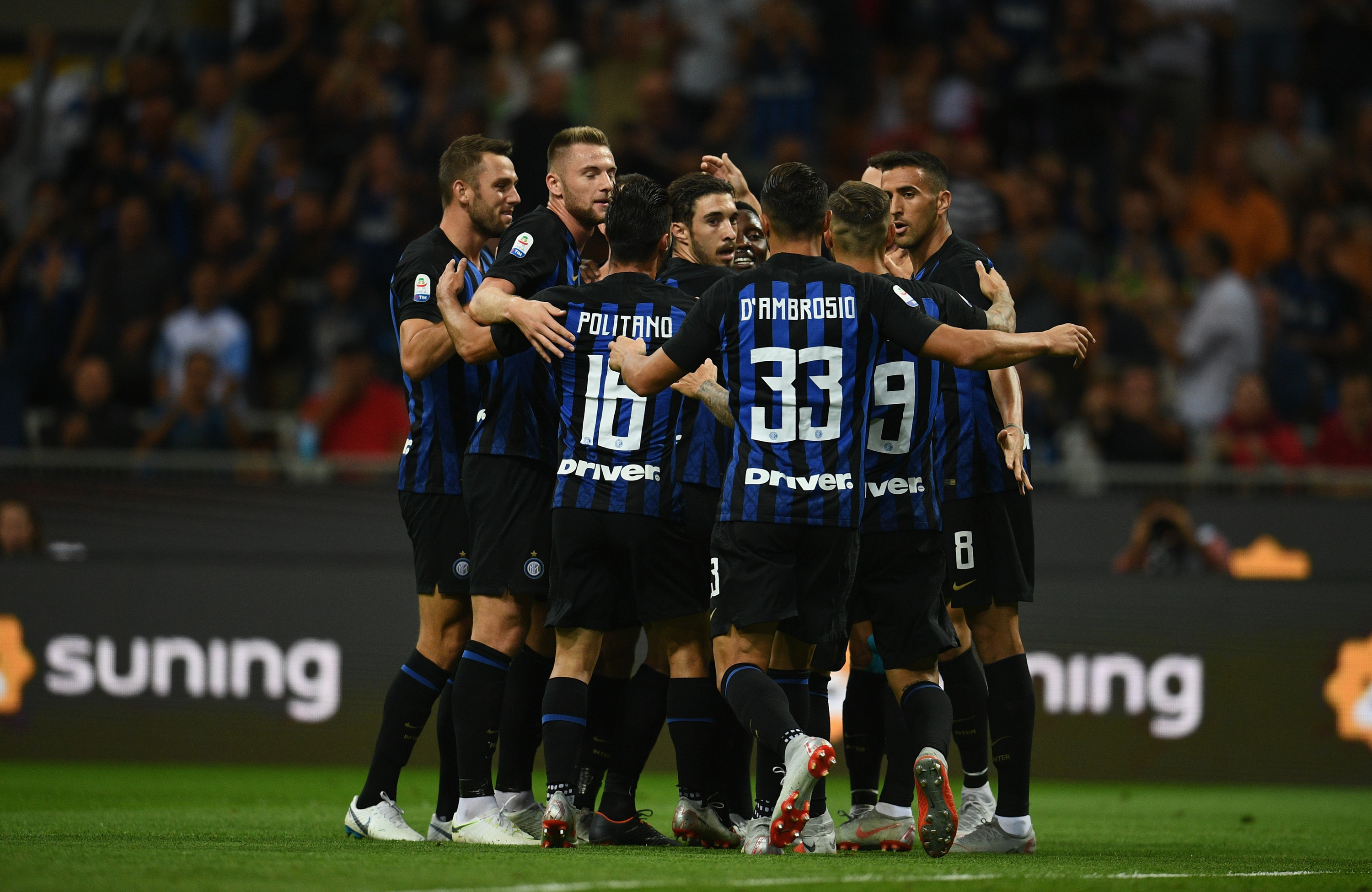 足坛一夜动态：曼城豪取19连胜，巴萨逆转马竞，纽卡热刺互相伤害