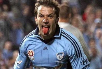 广岛三箭主帅：申花球员身体素质很强，我们要发挥技术优势（广岛三箭主帅：申花球员体能出众，我们将以技术取胜）