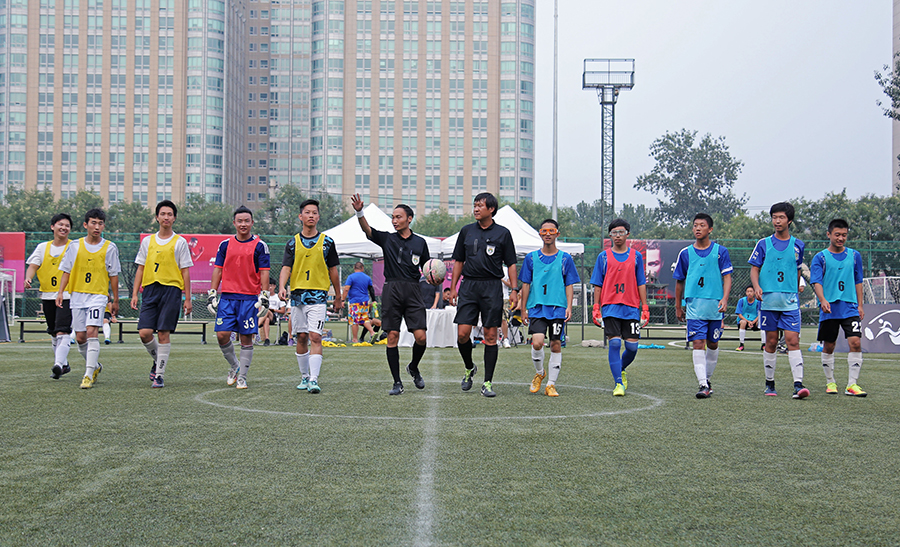 卡雷拉斯：我的位置是左边卫，但能适应教练在任何时候的要求（卡雷拉斯：本职左后卫，随时适应教练安排）