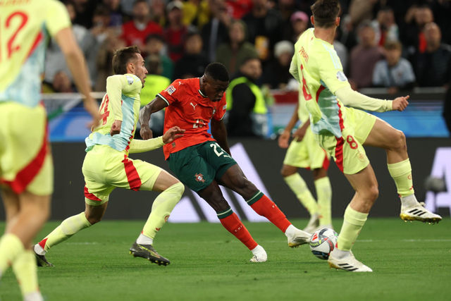 英媒：奥纳纳想回曼联夺回首发，如果不行可能去另一英超球队