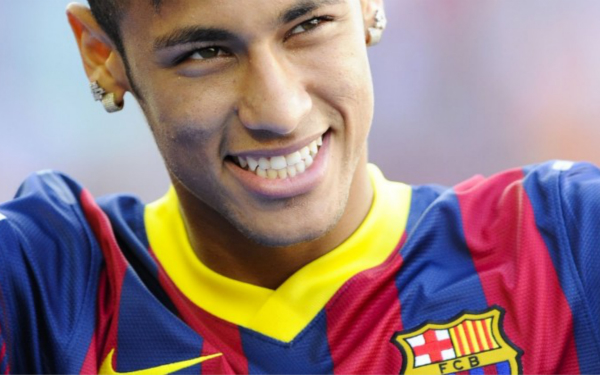 足坛狂欢一夜！欧冠7冠王3-2大逆转登顶意甲，红魔4-1大胜中资球队升第6（欧陆足坛沸腾！欧冠七冠豪门3-2逆转登顶意甲，红魔4-1痛击中资球队跃居第六）