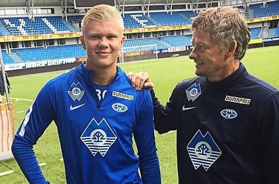 布斯克茨与阿尔巴现身迈阿密网球表演赛，为同胞阿卡助阵