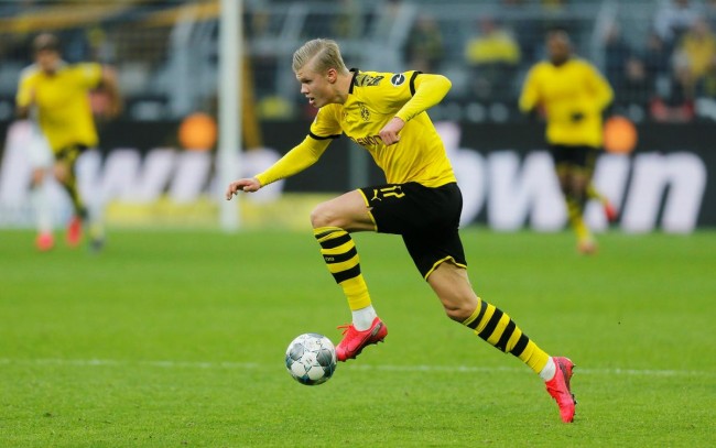 1-0,姆巴佩18岁弟弟神级停球后一剑封喉,率队4连胜,逼近法甲榜首（1-0，姆巴佩18岁弟弟神级停球后斩获制胜球，带队豪取四连胜，直逼法甲榜首）