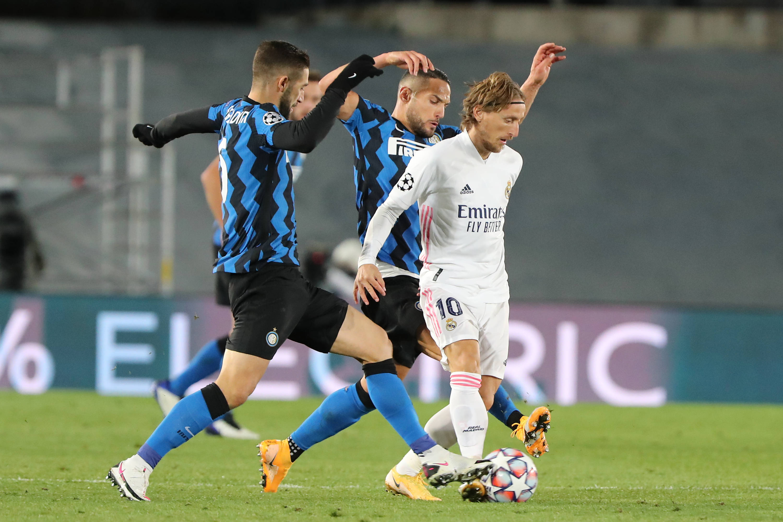 ESPN：若离队罗德里戈首选转战英超，但尚未收到任何正式报价（ESPN：罗德里戈若离队倾向转投英超，暂未收到正式报价）