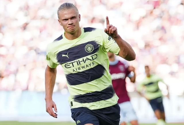 这庆祝动作太有梗了（这庆祝动作笑点拉满）