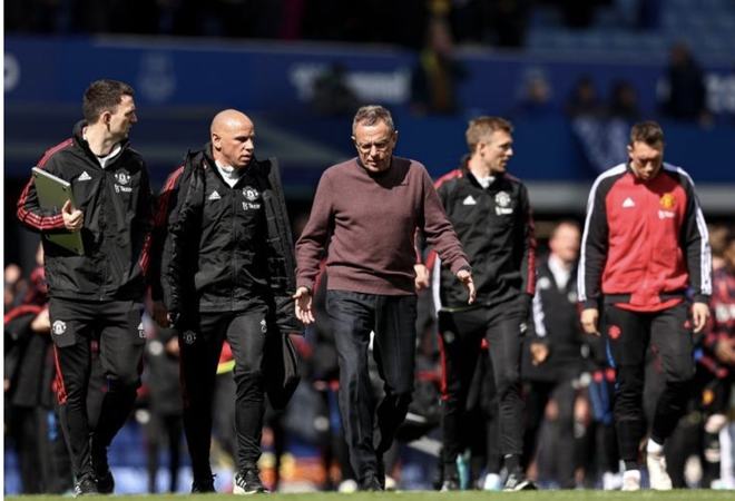 梅西妹妹因出车祸推迟婚礼，其男友是迈阿密国际青训营教练（梅西妹妹遭遇交通事故致婚礼延期，男友担任迈阿密国际青训营教练）