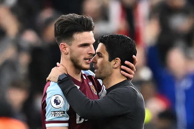 名宿：在我看来莱奥是边锋不是前锋；他配得上米兰10号球衣（名宿称莱奥是边锋非前锋，配得上米兰10号球衣）