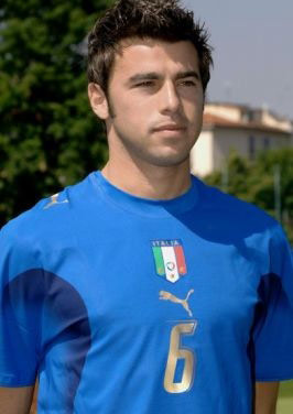 防守定位球有哪些技巧？（定位球防守有哪些关键要点？）