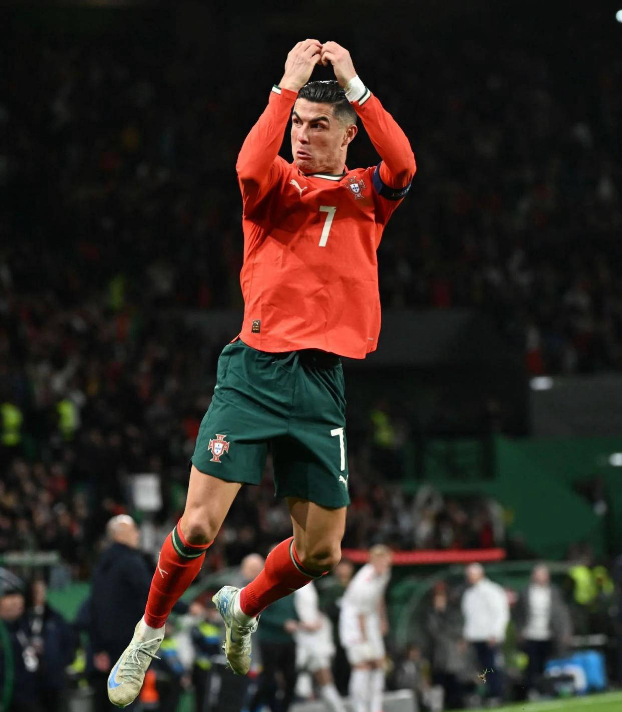 骑士vs凯尔特人前瞻：双方各有不利因素，球队韧性决定走向（骑士VS凯尔特人前瞻：各有短板，韧性强者定胜负）