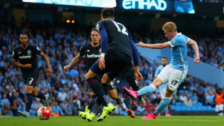 美国演员约翰尼-德普现场观看博卡比赛，并与里克尔梅合影