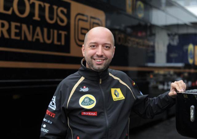 判决书：原天津泰达球员白某峰因受贿判有期徒刑一年，缓刑一年（法院判决：前天津泰达球员白某峰因受贿获刑一年，缓刑一年）