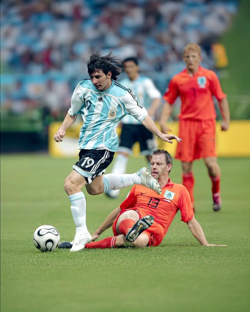 猛龙战胜开拓者终止两连败，成为本赛季第四支取得15个胜场球队（猛龙击败开拓者止住两连败，成为本季第4支达成15胜的球队）