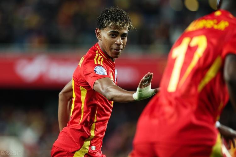 尤文官方：鲁加尼右腿比目鱼肌轻度损伤；据悉至少缺阵20天（尤文官宣：鲁加尼右腿比目鱼肌轻伤，至少缺阵20天）