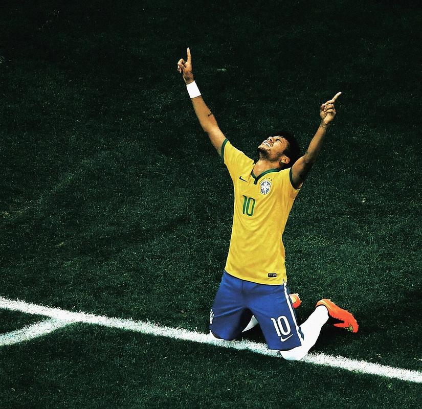 里程碑，青岛西海岸球员宋浩宇俱乐部生涯出战100场比赛（青岛西海岸宋浩宇达成俱乐部百场里程碑）