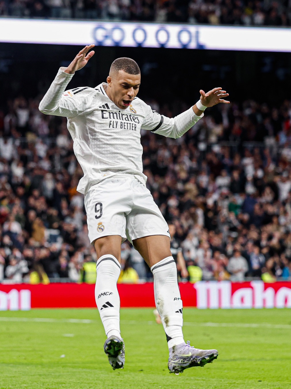 切尔西利物浦失分，利兹联逃离降级区，英超积分榜最新出炉（英超积分榜更新：切尔西、利物浦丢分，利兹联暂脱降级区）