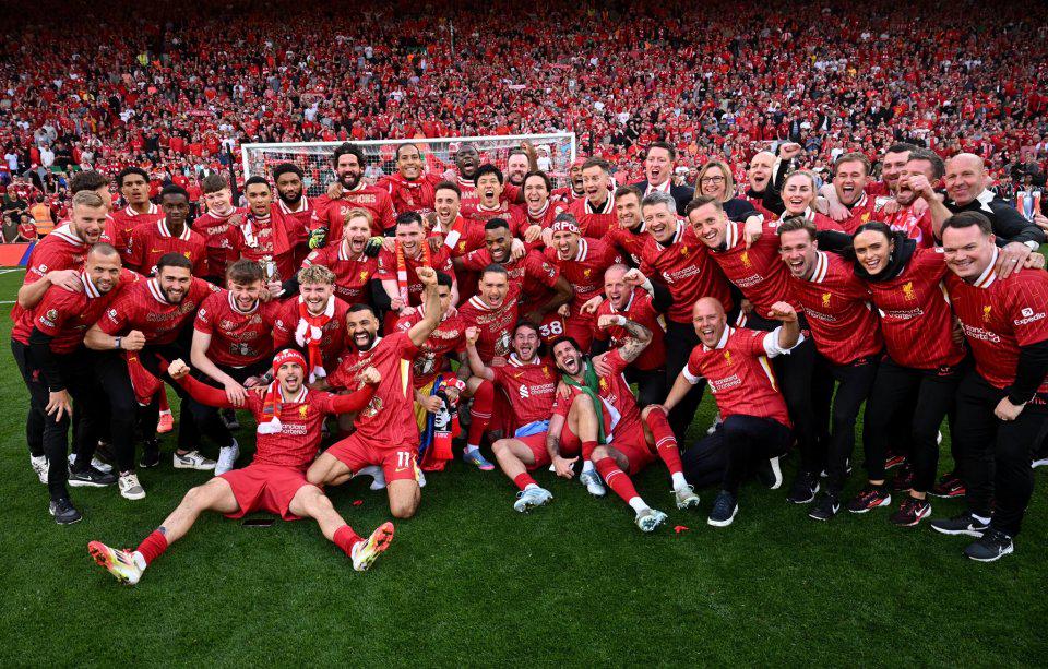 巴萨98-85横扫奥林匹亚科斯！克莱本28分率队展现欧洲霸主风范（巴萨98-85完成对奥林匹亚科斯横扫，克莱本28分领衔彰显欧洲霸主气势）