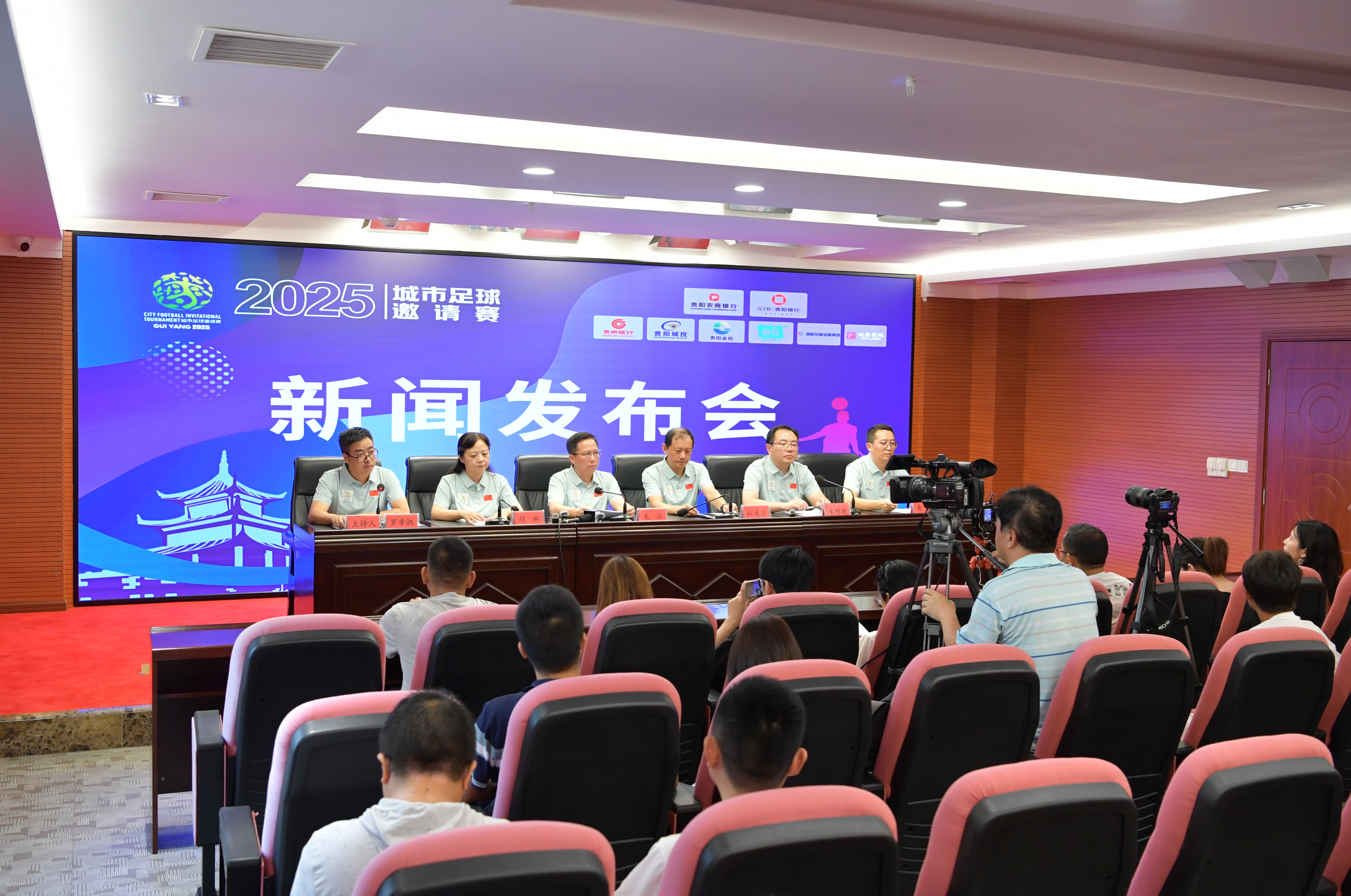 佳夫：我曾与塞内加尔以及芬兰接触，两年后重返德国队很开心（佳夫称曾与塞内加尔、芬兰接触：时隔两年重返德国队倍感欣喜）